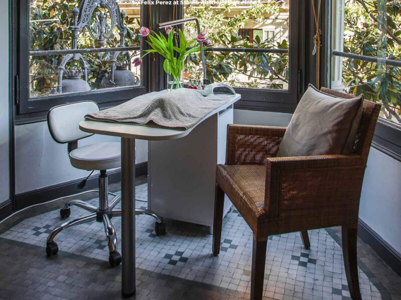 Nails Table at UniqueYou, beauty salon in Barcelona