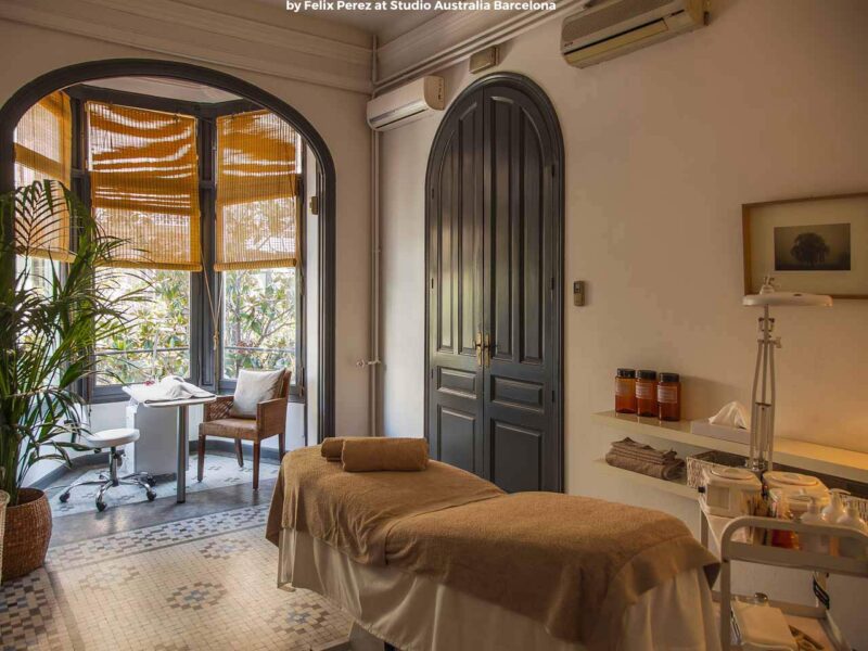 SimplyBeauty is a beauty salon in Barcelona which provide personalised treatments
