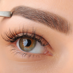 eyebrow shaping Barcelona